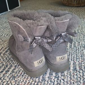 Ugg boots with bows